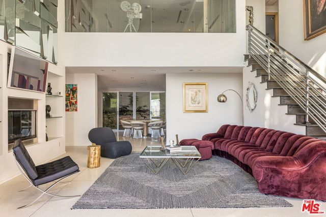 1545 Sunset Plaza Drive, West Hollywood, CA 90069