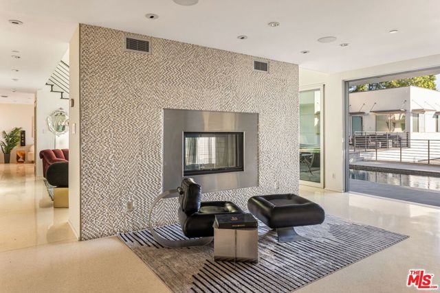 1545 Sunset Plaza Drive, West Hollywood, CA 90069
