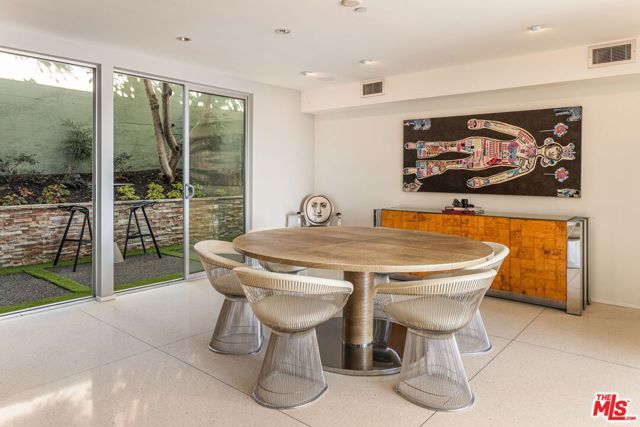 1545 Sunset Plaza Drive, West Hollywood, CA 90069