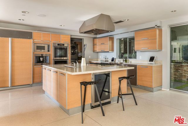 1545 Sunset Plaza Drive, West Hollywood, CA 90069