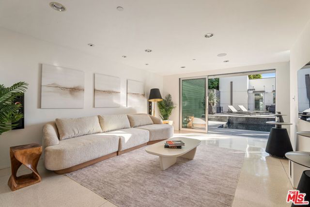 1545 Sunset Plaza Drive, West Hollywood, CA 90069