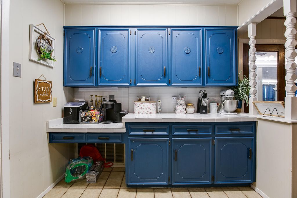 Image 12 of property listing at 2802 Canyon Creek Drive, San Angelo, TX 76904