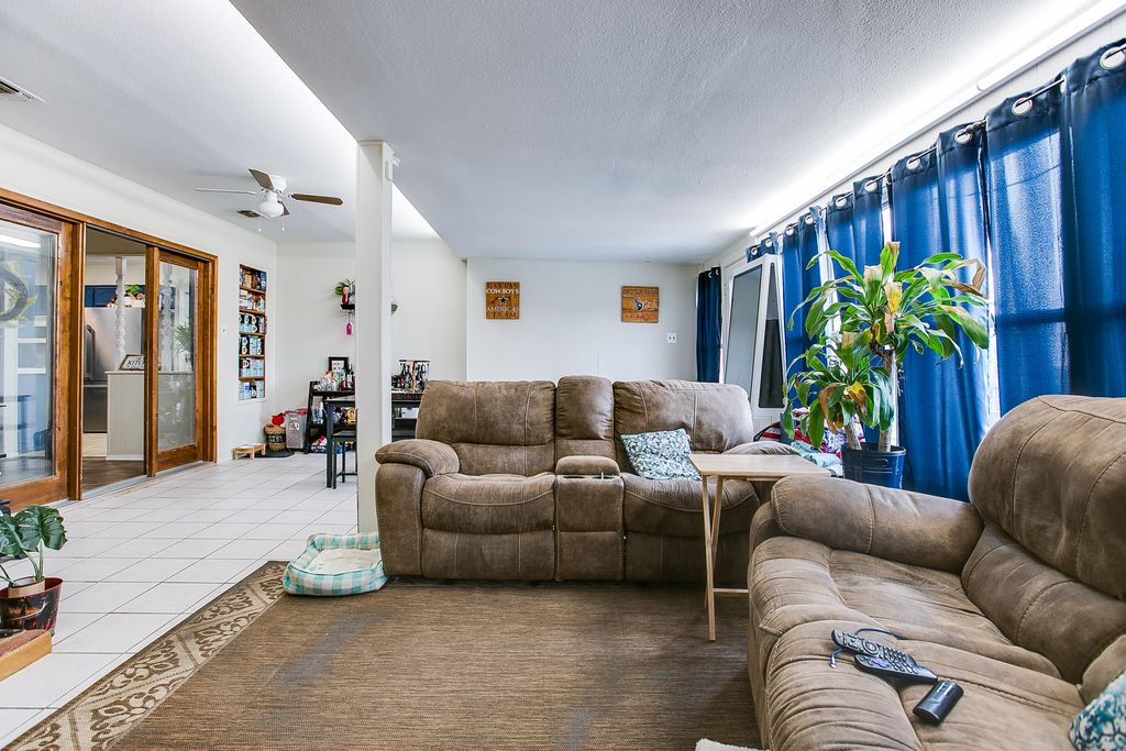 Image 18 of property listing at 2802 Canyon Creek Drive, San Angelo, TX 76904