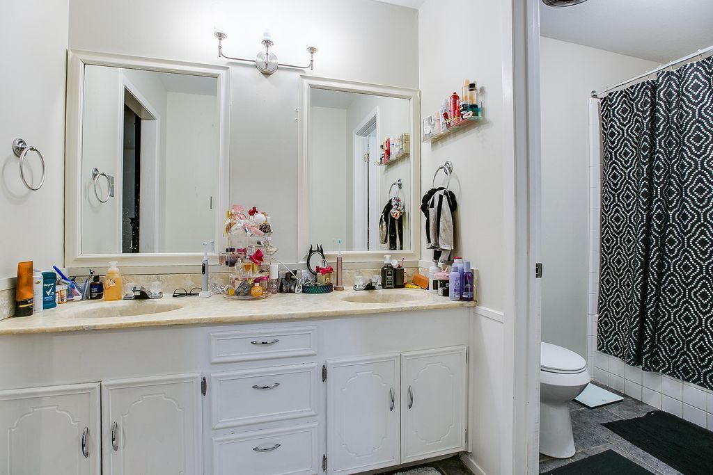 Image 22 of property listing at 2802 Canyon Creek Drive, San Angelo, TX 76904