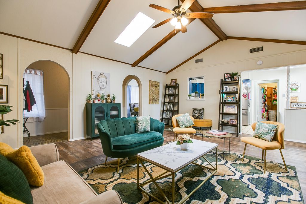 Image 7 of property listing at 2802 Canyon Creek Drive, San Angelo, TX 76904