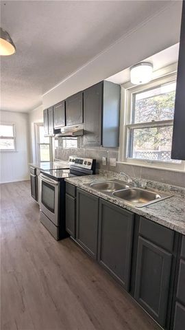 11705 Belmont Avenue, Kansas City, MO 64134