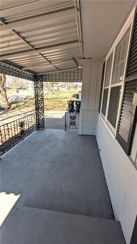 11705 Belmont Avenue, Kansas City, MO 64134