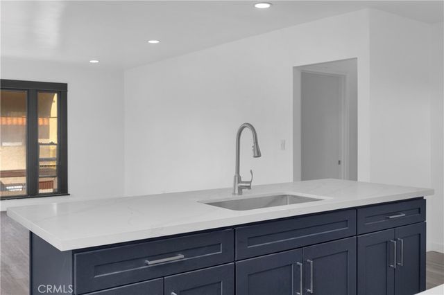 1242 E 7th St, Long Beach, CA 90813