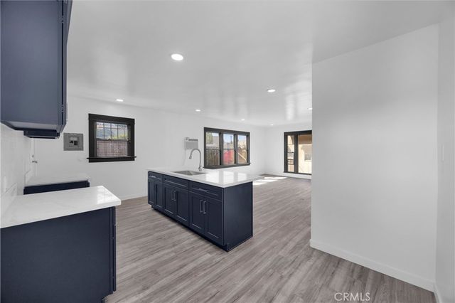 1242 E 7th St, Long Beach, CA 90813