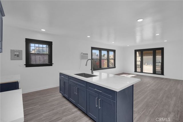 1242 E 7th St, Long Beach, CA 90813