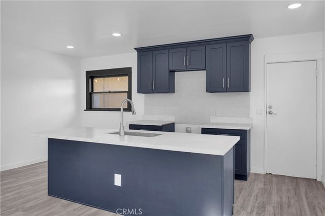 1242 E 7th St, Long Beach, CA 90813