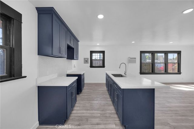 1242 E 7th St, Long Beach, CA 90813