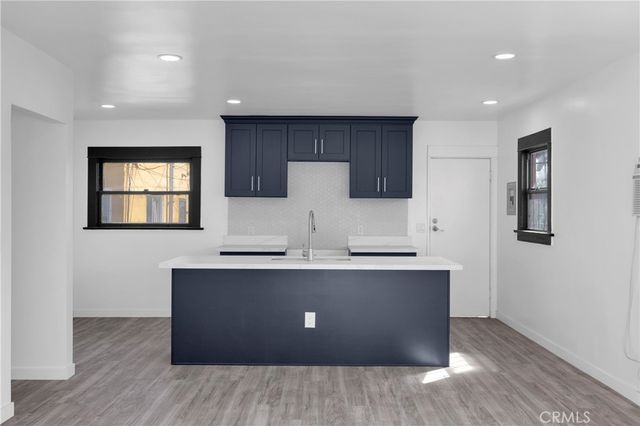 1242 E 7th St, Long Beach, CA 90813