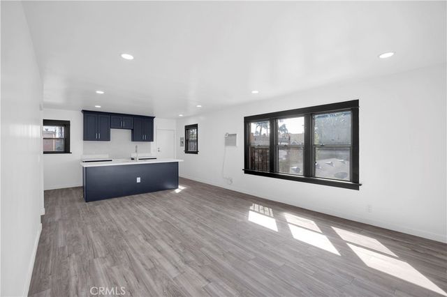 1242 E 7th St, Long Beach, CA 90813