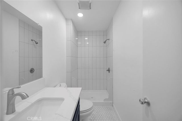 1242 E 7th St, Long Beach, CA 90813