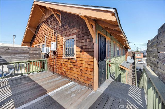 1242 E 7th St, Long Beach, CA 90813