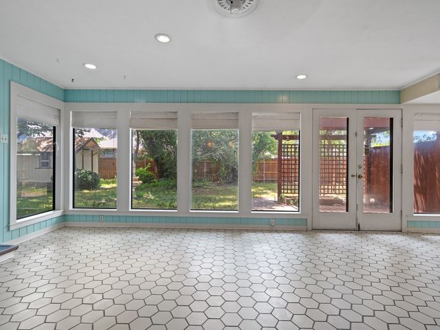 2115 Park Street, Greenville, TX 75401