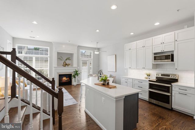 1324 MAIN MEWS, Gaithersburg, MD 20878
