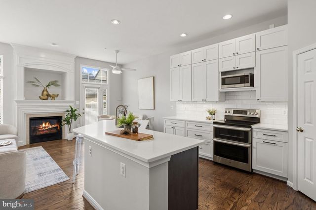 1324 MAIN MEWS, Gaithersburg, MD 20878