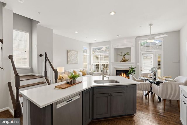1324 MAIN MEWS, Gaithersburg, MD 20878