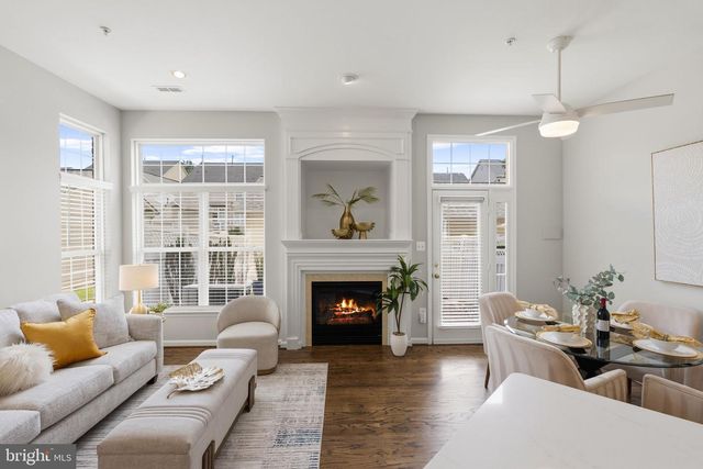 1324 MAIN MEWS, Gaithersburg, MD 20878