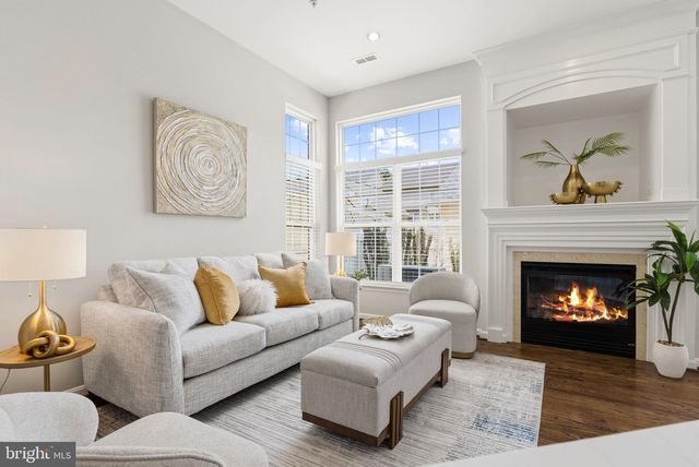 1324 MAIN MEWS, Gaithersburg, MD 20878