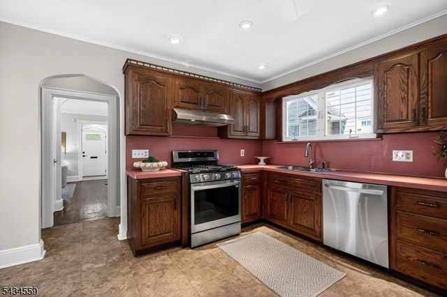 400 Elmwood Ave, Maplewood Twp., NJ 07040