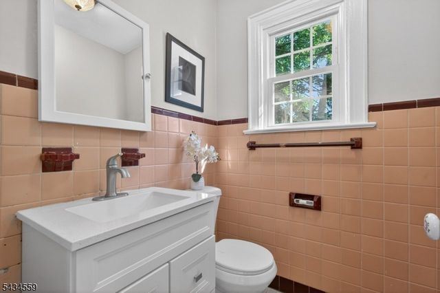 400 Elmwood Ave, Maplewood Twp., NJ 07040