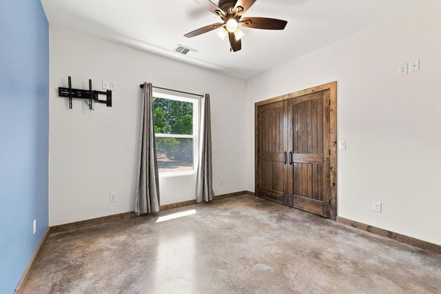 1350 County Road 4040, Ector, TX 75479