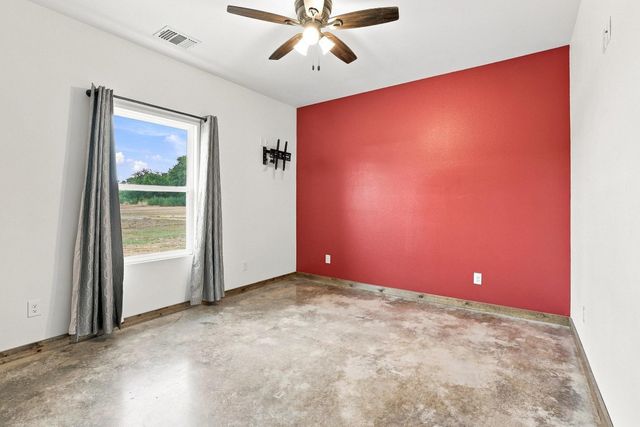 1350 County Road 4040, Ector, TX 75479