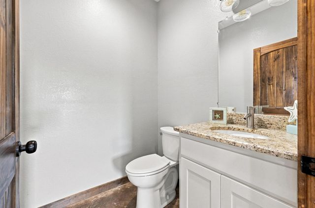 1350 County Road 4040, Ector, TX 75479