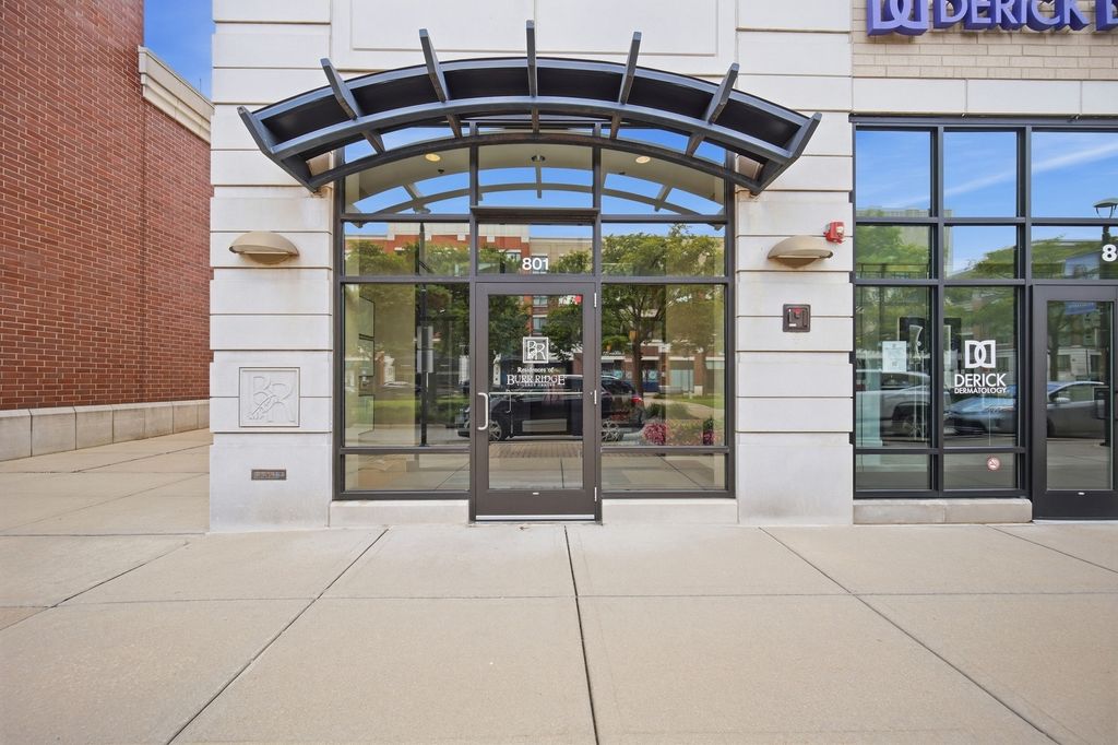 801 Village Center Drive 202, Burr Ridge, IL 60527 — photo 2
