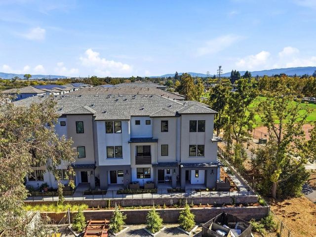 1105 Juana Court, Palo Alto, CA 94303