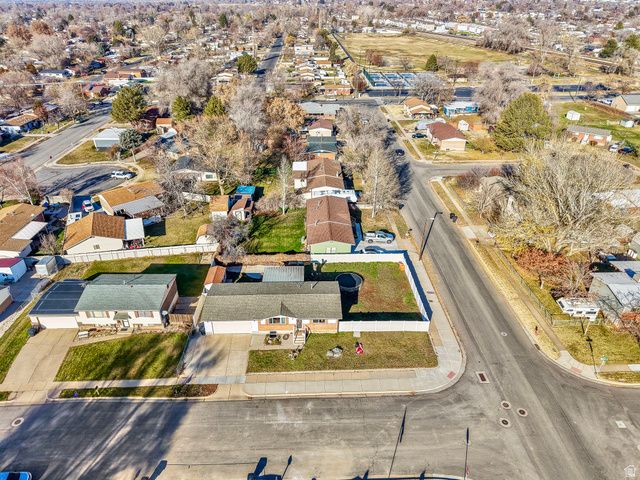 648 W 2200 N, Clinton, UT 84015