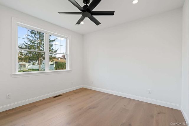 457 Pond Path, East Setauket, NY 11733