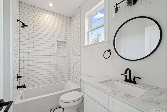 457 Pond Path, East Setauket, NY 11733