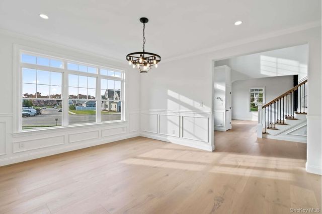 457 Pond Path, East Setauket, NY 11733