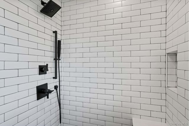 457 Pond Path, East Setauket, NY 11733