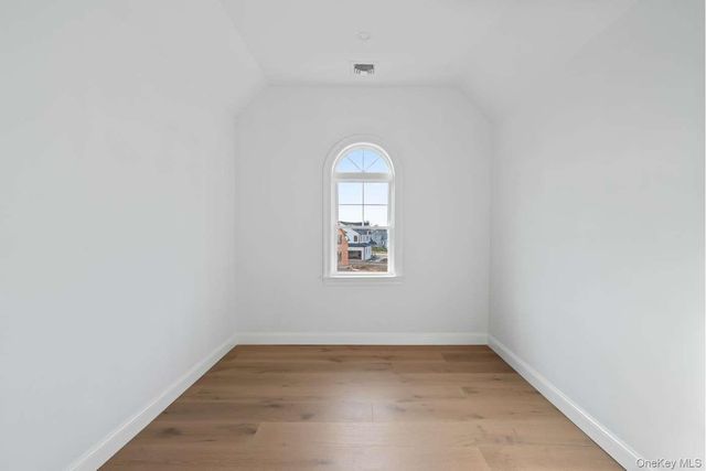 457 Pond Path, East Setauket, NY 11733