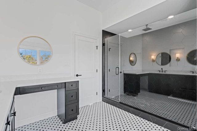 457 Pond Path, East Setauket, NY 11733