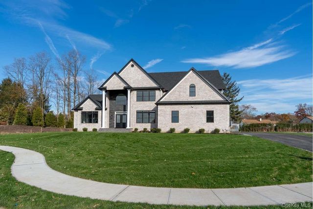 457 Pond Path, East Setauket, NY 11733