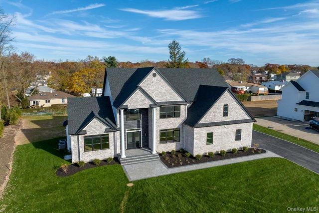 457 Pond Path, East Setauket, NY 11733