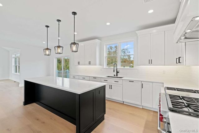 457 Pond Path, East Setauket, NY 11733