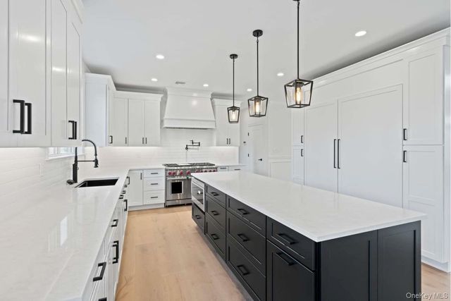 457 Pond Path, East Setauket, NY 11733