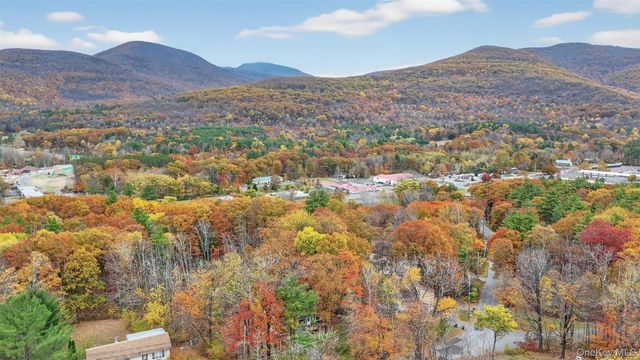 74 Upper Boiceville Road, Boiceville, NY 12412