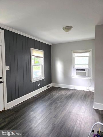 317 GREENAWALT LN, Harrisburg, PA 17110