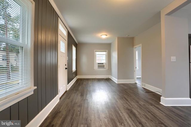 317 GREENAWALT LN, Harrisburg, PA 17110