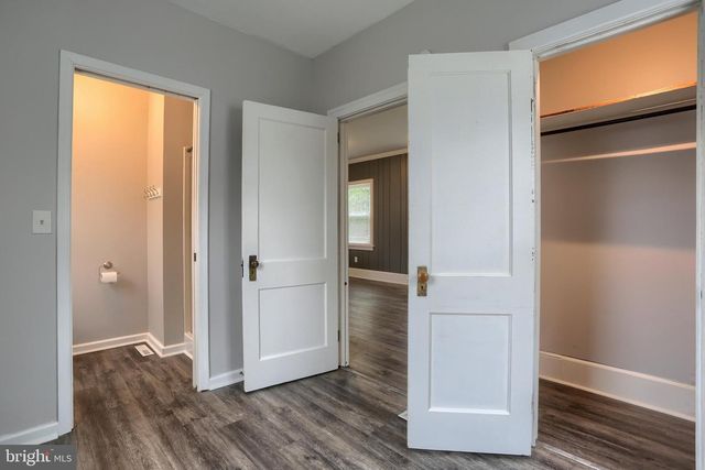 317 GREENAWALT LN, Harrisburg, PA 17110