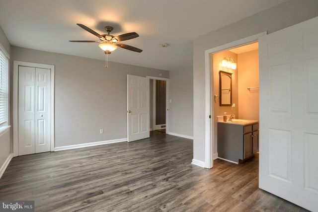 317 GREENAWALT LN, Harrisburg, PA 17110