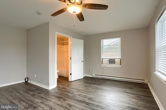 317 GREENAWALT LN, Harrisburg, PA 17110